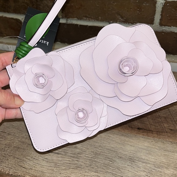kate spade NWT! Flora Flower Medium L-Zip Wristlet - Picture 5 of 11